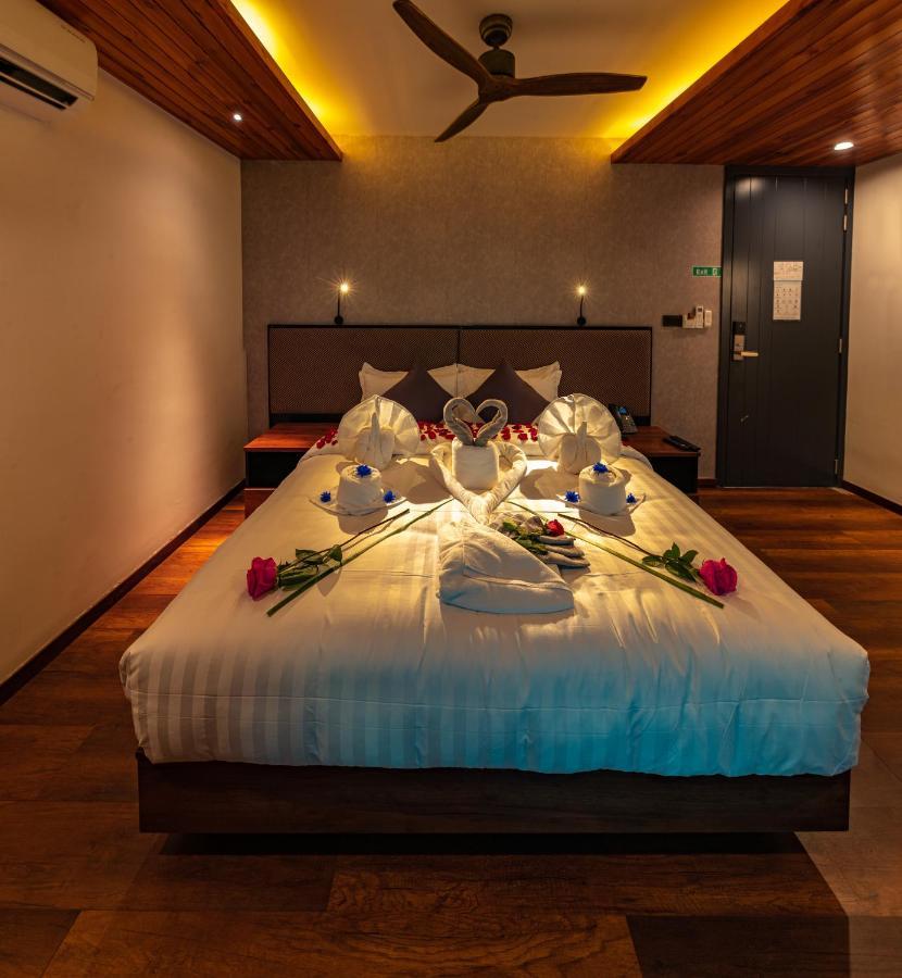 הולהומאל Chen Beach Inn מראה חיצוני תמונה