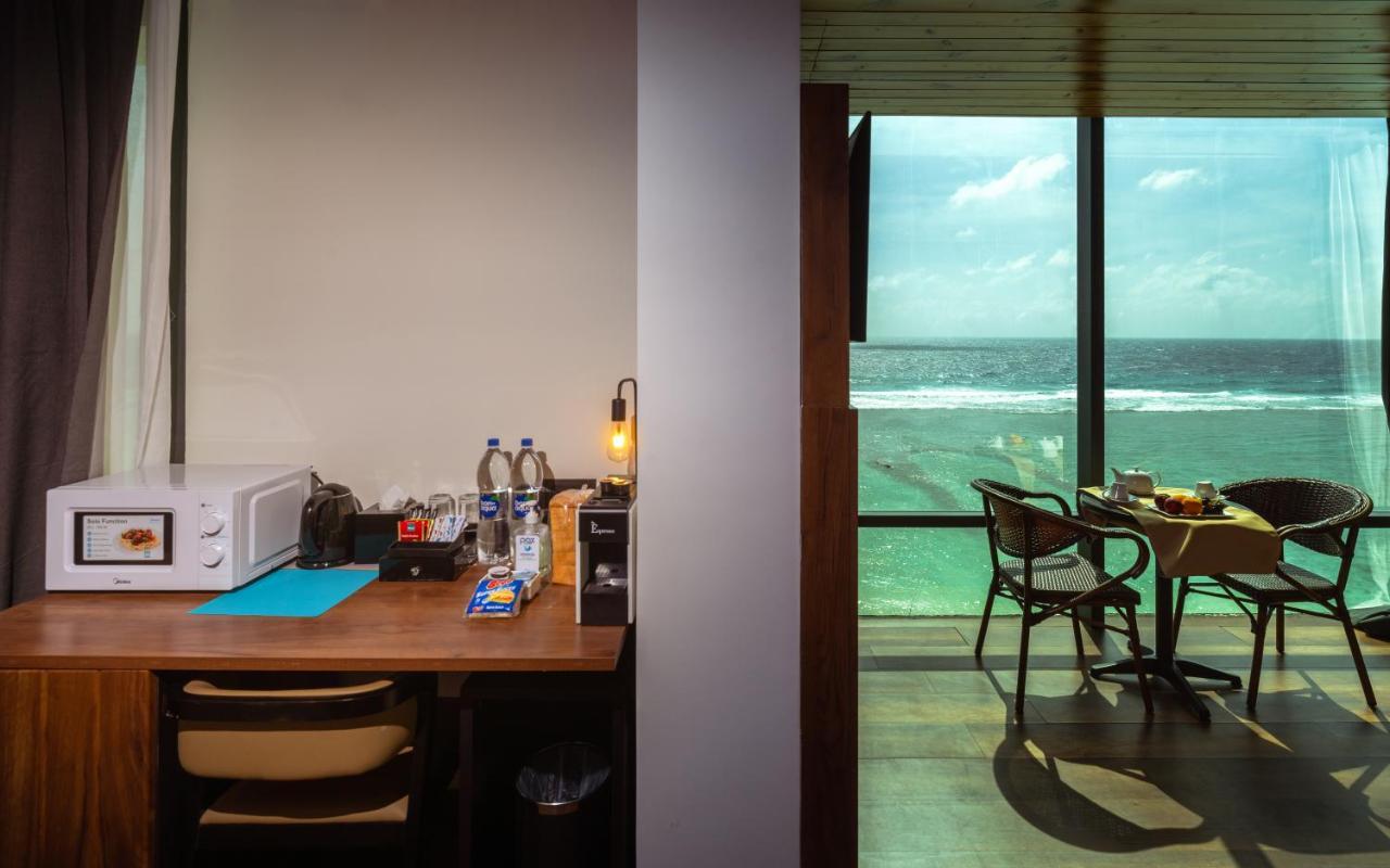הולהומאל Chen Beach Inn מראה חיצוני תמונה